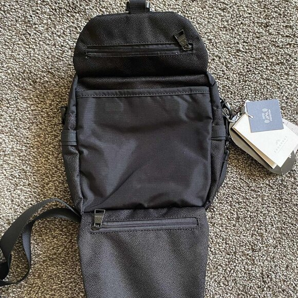 DOUGHTNUT 2-in-1 Split Back Crossbody Bag NWT - Picture 8 of 12